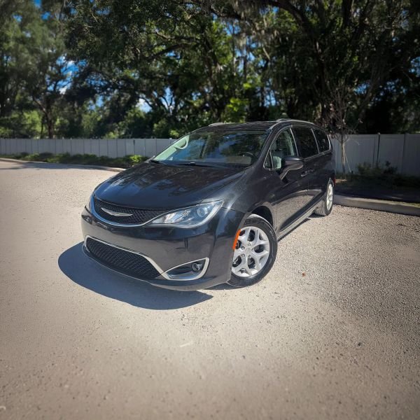 2017 Chrysler Pacifica Touring-L Plus