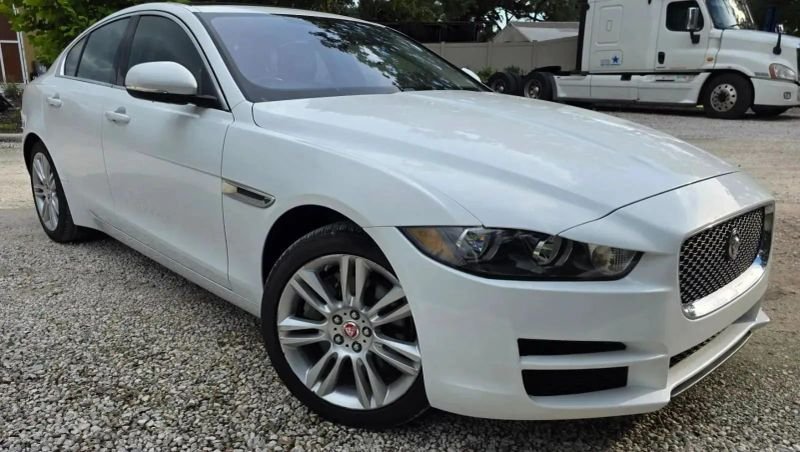 Jaguar XE
